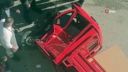 Van'da otomobil 3 tekerli elektrikli motosiklete çarptı