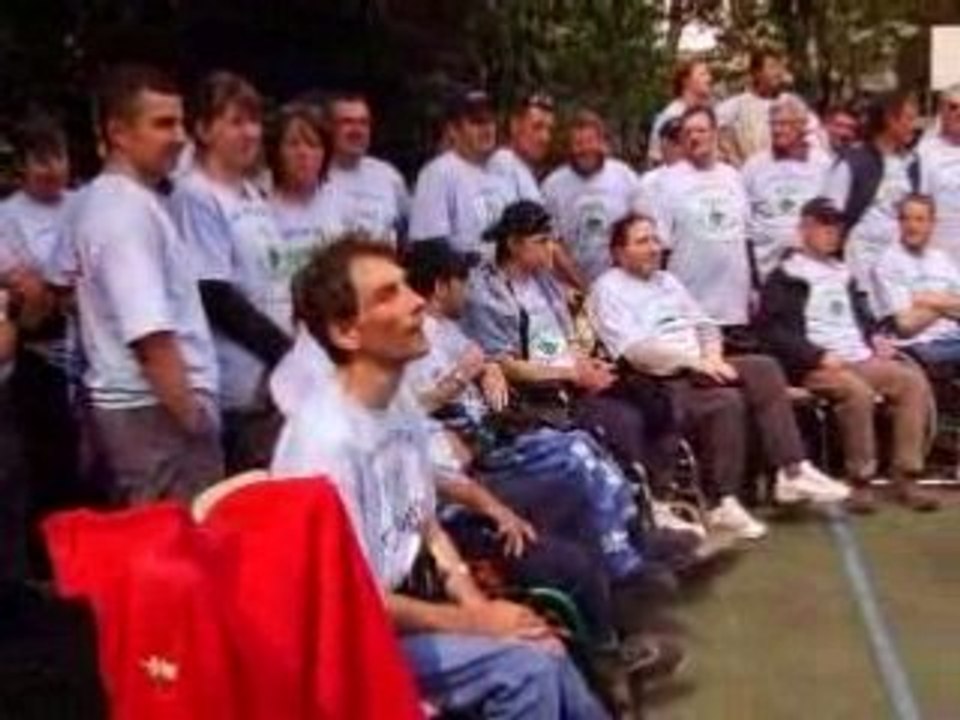 ARRIVEE DU RAID HANDI CRAMPONS MAI 2008 IM228