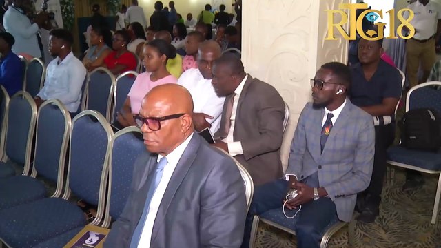 Ex pòt pawòl prezidans Lucien Jura siyen liv li titre Kidnaping