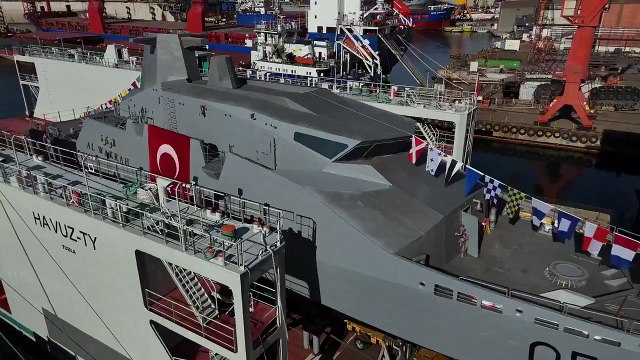 Katar Deniz Kuvvetleri için inşa edilen hücum botların ilki denize indirildi