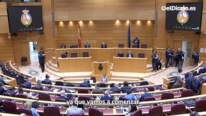 Un micrófono abierto capta al presidente del Senado quejándose de sus señorías: "Les importa tres pollas en vinagre"