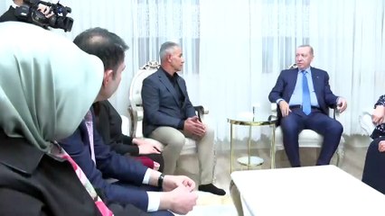 Erdoğan Adıyaman'da Depremzede Aileyi Yeni Evinde Ziyaret Etti: "Yeniden Doğuşun Sembolü"