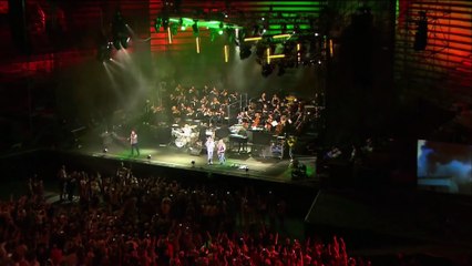 Deep Purple chante son tube "Smoke On The Water" en live