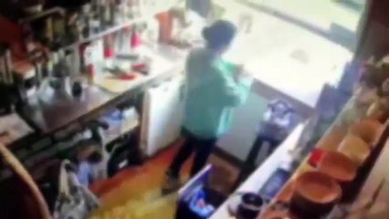 Bulaşık deterjanıyla yapılan kahveyi içen genç hastanelik zehirlendi!