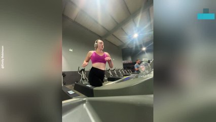 Women Saves a Gym Malfunction as Sports Bra Unclips Mid-run on Treadmi