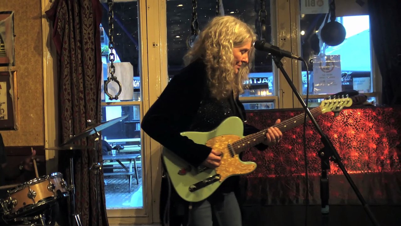 01-11-25 Debbie Bond at the Old Duke pt 1