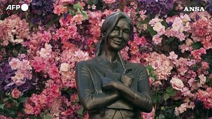 Londra, Rene Zellweger inaugura una statua di Bridget Jones