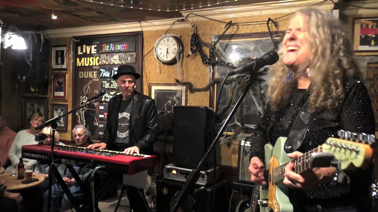 01-11-25 Debbie Bond at the Old Duke pt 2