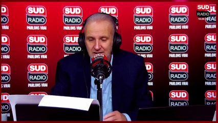 "Un danger pour la démocratie" : Emmanuel Macron s'attaque aux réseaux sociaux