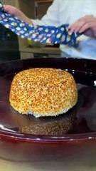 The Most Crowded Street Food Stall! What Makes Everyone Line Up