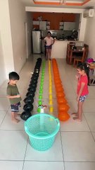 Coi thường trò úp ly nhựa đi… 12 giây cuối mới là CÚ LỪA THẾ KỶ khiến cả nhà cười sấp mặt luôn!!! 🤯🤣 Không xem hết là PHÍ CẢ ĐỜI!!! 😭