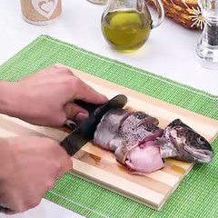 Rinse your hands with toothpaste to get rid of fish smell & more!