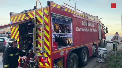 Incendio en un desguace en San Martín De la Vega (Madrid)