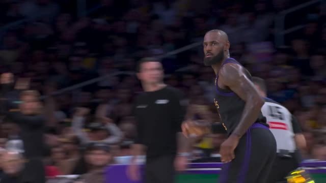 Lakers - LeBron James réalise un double-double pour ses débuts historiques cette saison