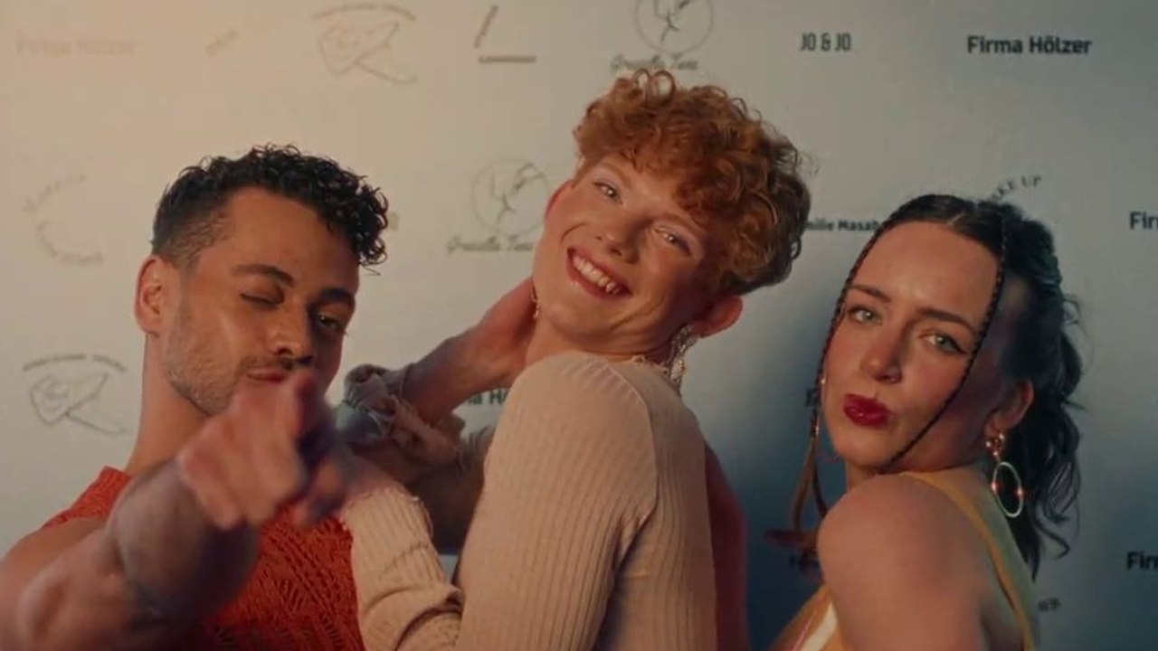 House Of Bellevue Trailer DF