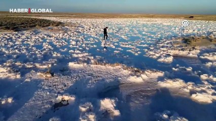 Tuz Gölü'ndeki tuz kütlelerine fotoğraf tutkunlarından ilgi