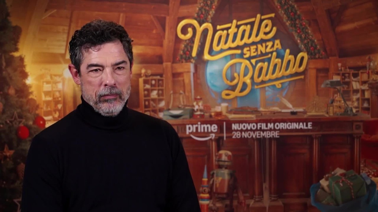 Alessandro Gassmann presenta «Natale senza Babbo» e ricorda il papà Vittorio: «Considerava i regali volgari ma lasciava larghe mance»
