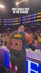 🔥 LeBron IS BACK ! 🔥Pour son grand retour après 14 matchs d’absence, LeBron James plante 11 pts & 12 ast… et les Lakers explosent le Jazz 140-125 !