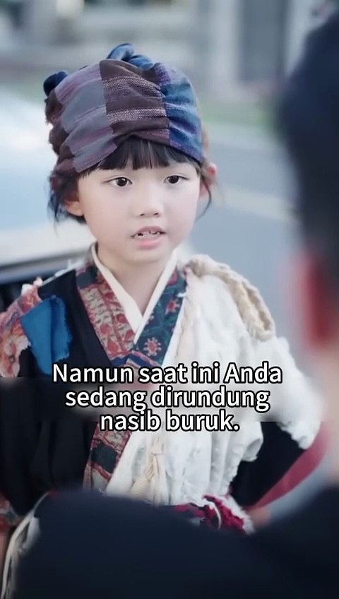  Gadis pengemis 5 tahun selamatkan ceo cacat | 5 years old beggar save difabel ceo | drama pendek china sub indo