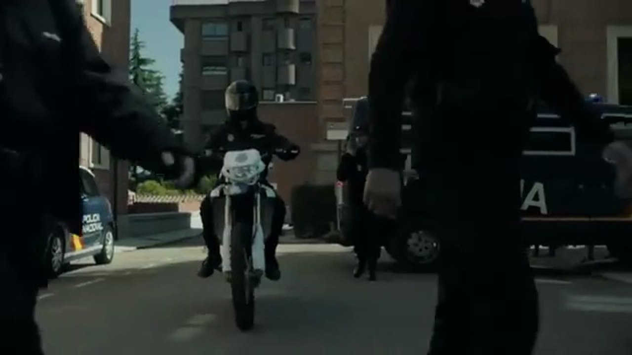 Tokyo's BACK! ｜ La Casa De Papel⧸Money Heist S2 (Full Scene, Eng Subs)
