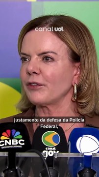 A ministra da Secretaria de Relações Institucionais, Gleisi Hoffmann, chamou de “lambança legislativa” as seis diferentes versões do relatório do projeto de lei Antifacção apresentadas pelo relator, deputado Guilherme Derrite (PP-SP).