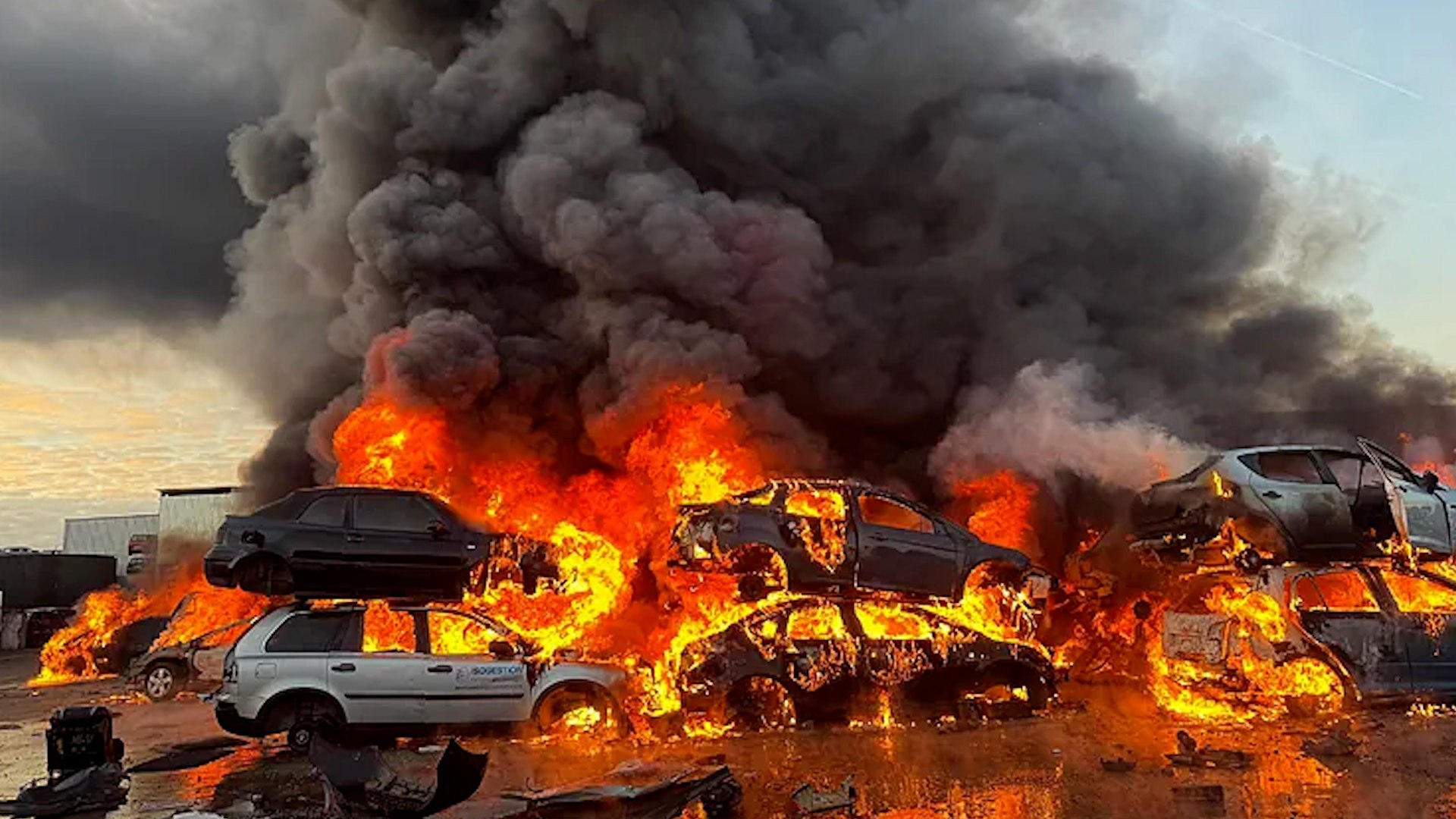 Aparatoso incendio en San Martín de la Vega, Madrid