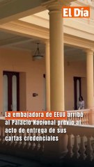 La embajadora de Estados Unidos arribó al Palacio Nacional previo al acto de entrega de sus cartas credenciales