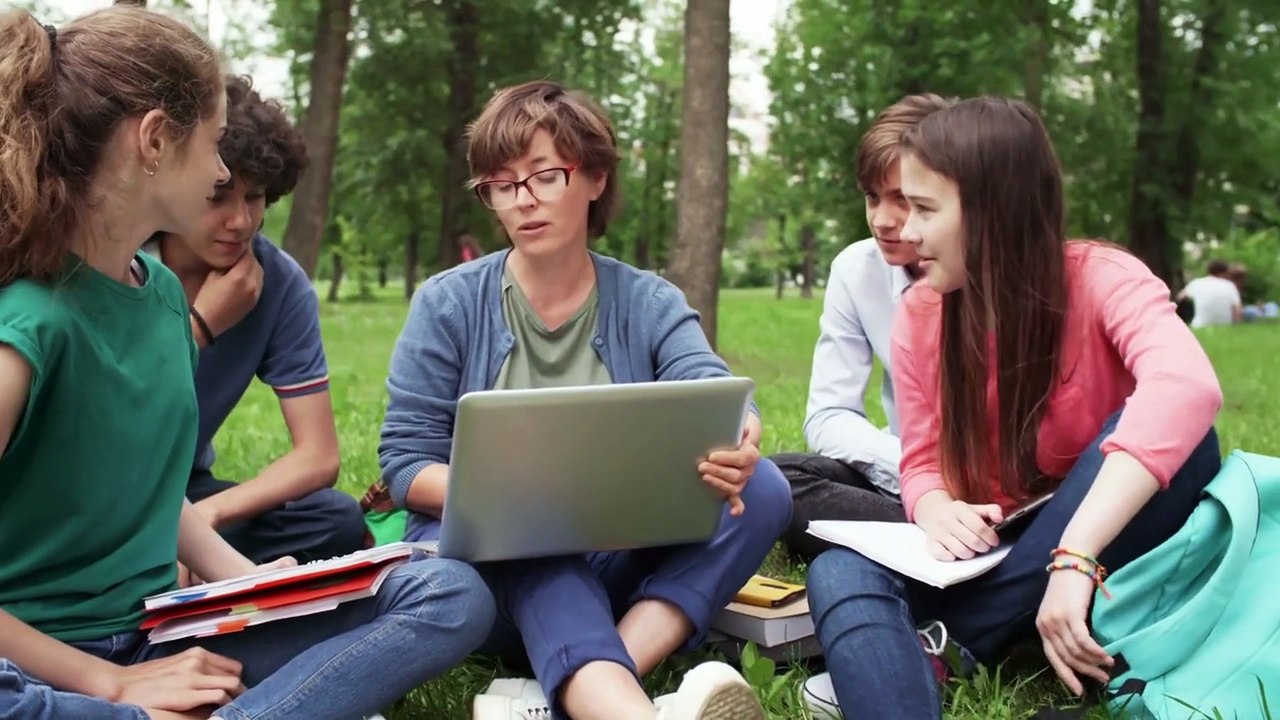 daftar kampus di kab Sragen jawa tengah  beserta alamat dan jurusan nya