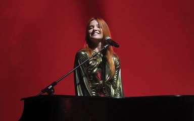 Noemi live nei teatri con il suo Nostalgia Indoor Tour: Suono il piano perché mi emoziona