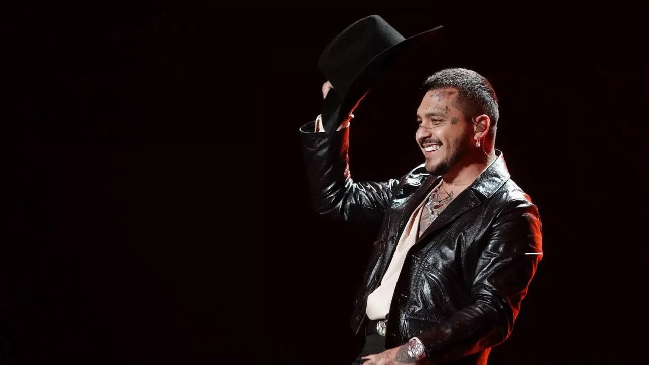 Christian Nodal y sus padres no son vinculados a proceso por presunta falsificación de documentos