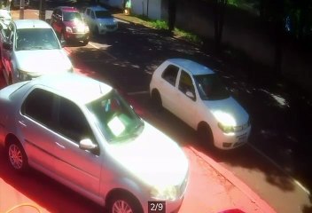 Câmera de segurança flagra acidente envolvendo ciclista e veículo no Bairro São Cristóvão