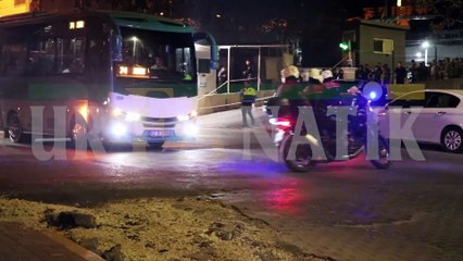 Karaköprü’de Genç Adam Çevik Kuvvet Önünde Veda Mektubu Yazıp Kafasına Sıktı