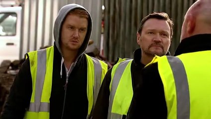 Corrie Pat Phelan Blackmails Owen Armstrong & Gary Windass 5th March 2014