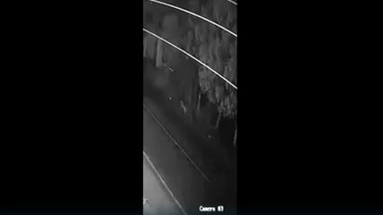 VIDEO: Un padre desentierra a su hijo fallecido tras accidente de tránsito en Nicaragua