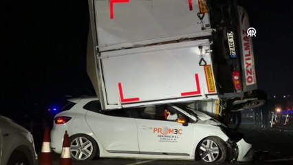 Zincirleme trafik kazası: 4 kişi öldü, 13 kişi yaralandı