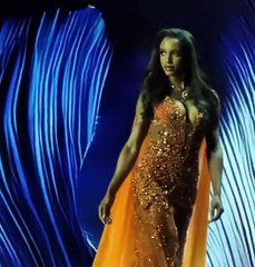 Miss Jamaica sufre fuerte caída durante la pasarela preliminar de Miss Universo 2025