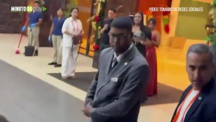 ¡“Respetá hijo de…”! Bolillo Gómez y su cuerpo técnico se agarraron con un hincha de El Salvador