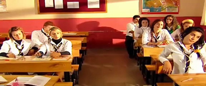 Arka sıradakiler 2.Bölüm izle