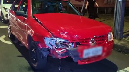 Acidente de trânsito deixa duas pessoas feridas no Centro de Cascavel