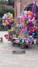 📍Los globeros de la Plaza de Armas enfrentan revisión de permisos para decidir su futuro 🎈📝