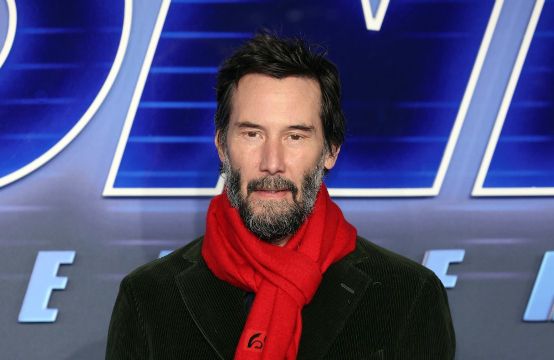 Keanu Reeves, hırsızlık sırasında çalınan eşyalarını geri aldığı için FBI’a teşekkür etti