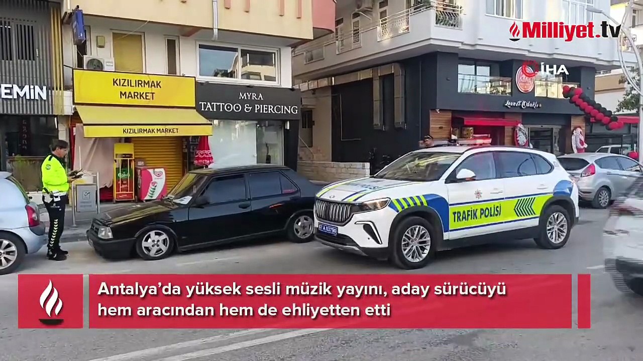 Yüksek sesli müzik zevki pahalıya patladı! Hem araç gitti hem ehliyet