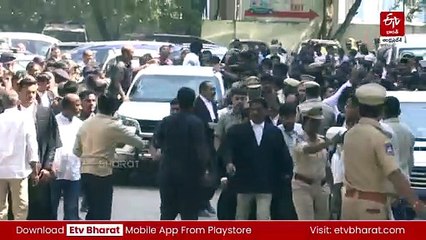 సీబీఐ కోర్టుకు హాజరైన వైఎస్​ జగన్‌ - వైఎస్సార్సీపీ కార్యకర్తల హల్​చల్​