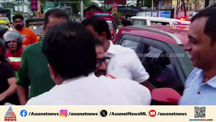 തദ്ദേശ തെരഞ്ഞെടുപ്പ് പ്രചാരണത്തിന് ചൂടേറി, പത്രിക സമർപ്പണം നാളെ അവസാനിക്കും