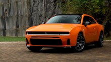 Dodge Charger Scat Pack 2026 – Peel Out Orange & Twin-Turbo Power erleben