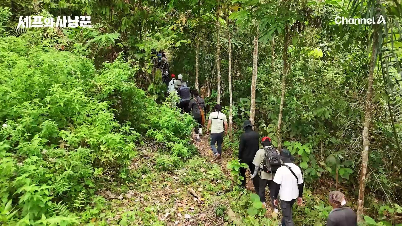 [#셰프와사냥꾼 2차티저] 밀림 속 사냥 본능 폭발! 야생 멧돼지를 쫓는 정글 사냥꾼 추성훈의 추격전