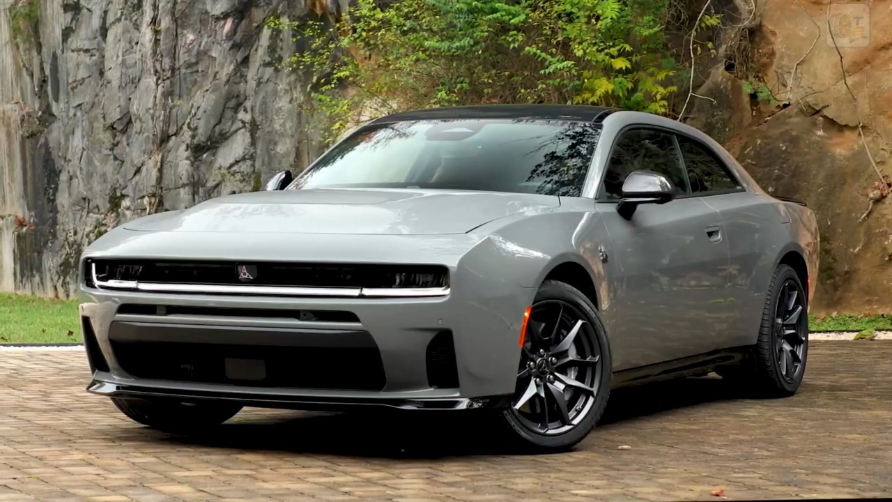 Neuer Dodge Charger Scat Pack (2026) – 550 PS im Destroyer Gray Lack!