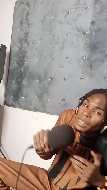 Mic Iyke and the baddest producer Kimz producing HENNESSY VIBES by MIC IYKE #hennesssyvibes #miciykeofficial #miciykemusic