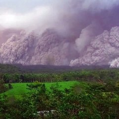 Indonésia retira mil residentes de casa devido à erupção do vulcão Semeru