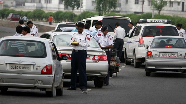 पुराने वाहनों की Fitness Fees 10 गुना बढ़ी, जानें...